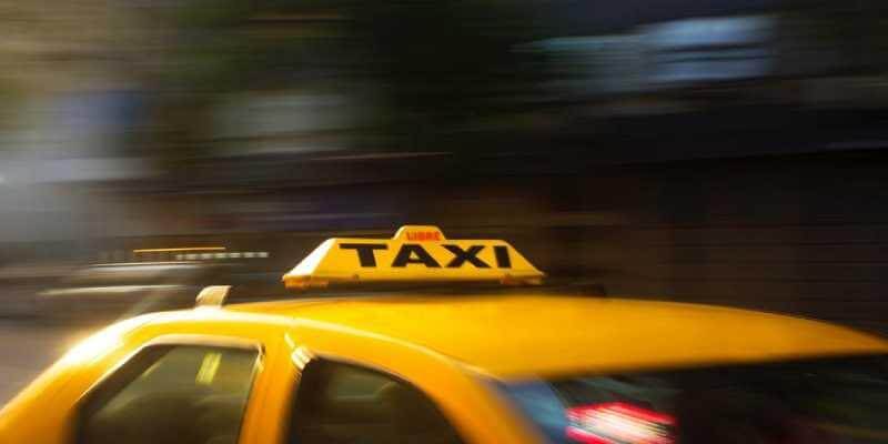 alerta de desvío de taxi en Maps